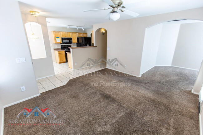 Building Photo - 12913 W Palm Ln