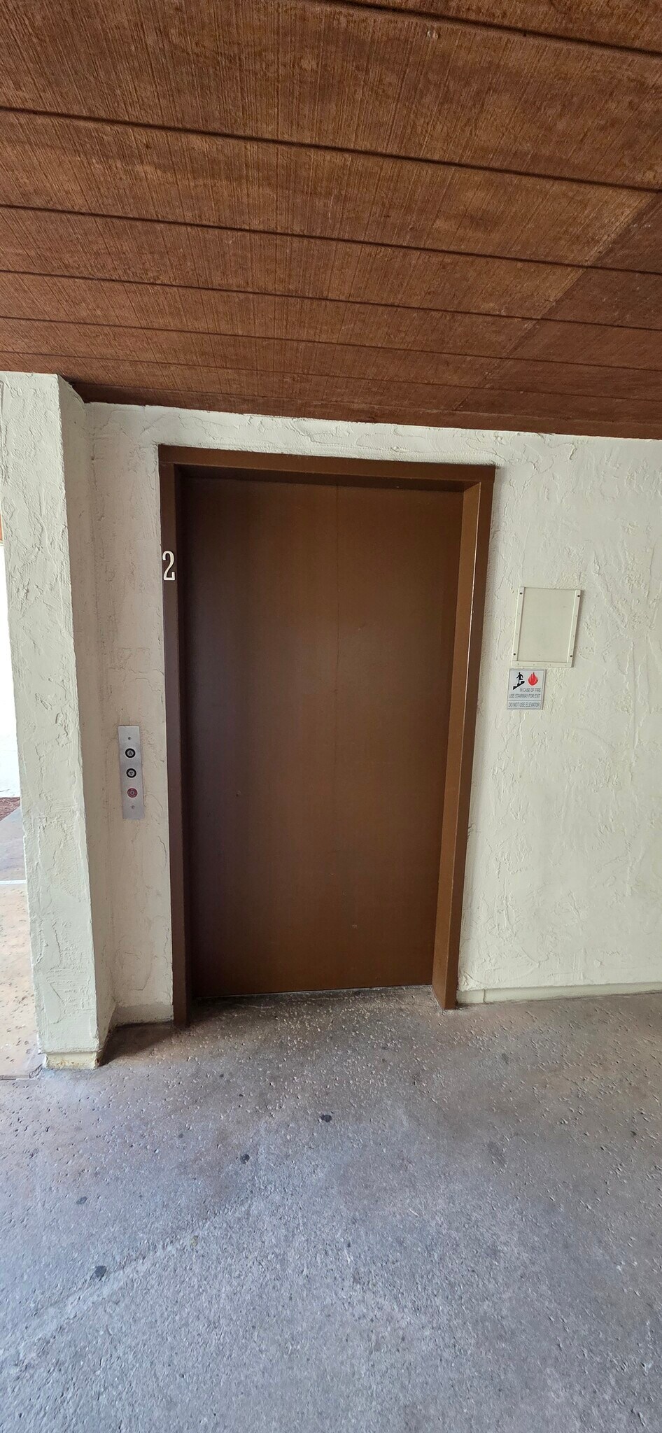 Building Photo - 376 Center St