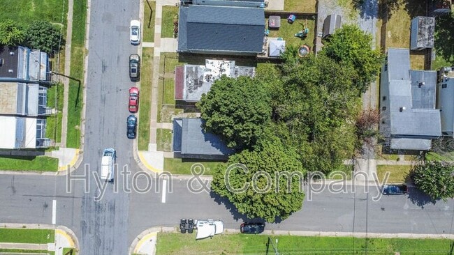 Building Photo - 1718 N 21st St