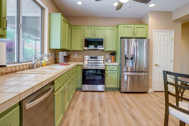 Building Photo - 2501 W Myopia Ct
