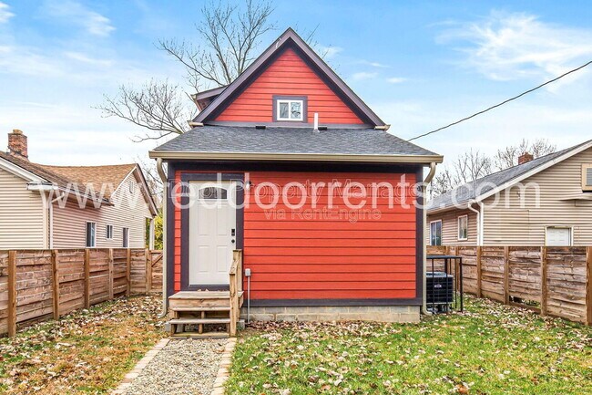 Building Photo - 1619 N Tacoma Ave