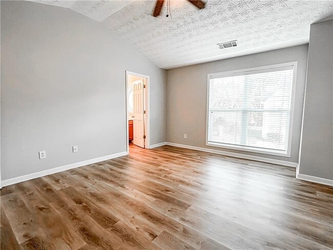 Building Photo - 14 Pearl Chambers Dr