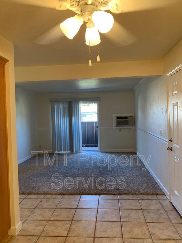 Building Photo - 7464 Santa Ysabel Ave