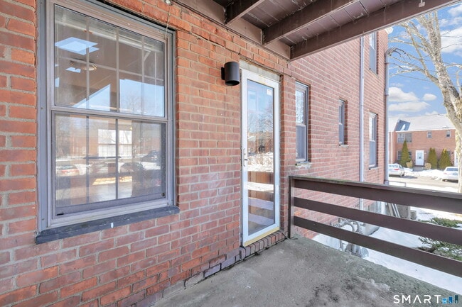 Building Photo - 33 Nob Hill Cir