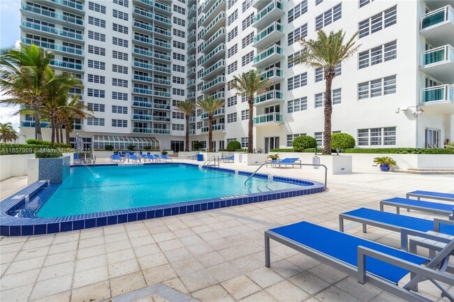 Building Photo - 6917 Collins Ave