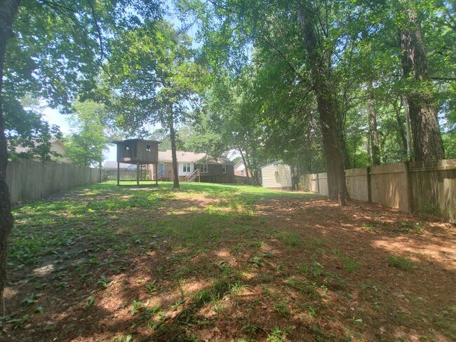 Building Photo - 5090 Summer Ridge Rd