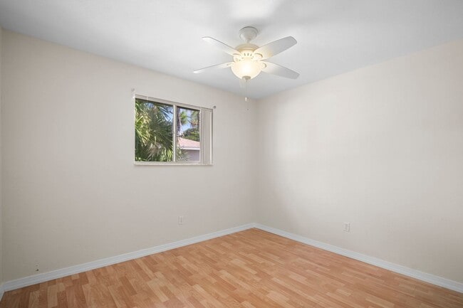 Building Photo - Beautiful Two-story condo 2bedrooms 2 baths with garage in Fort Myers