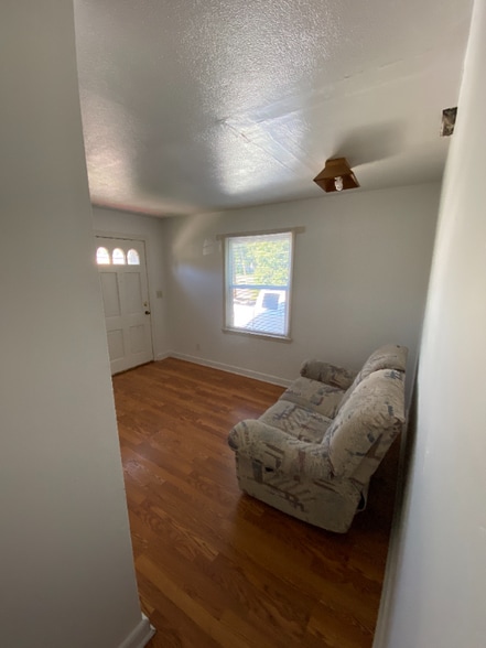 Building Photo - 605 Menomonie St