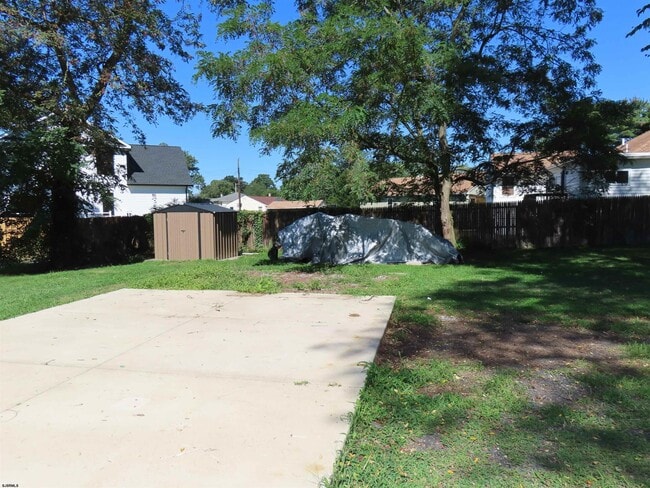Building Photo - 407 Maple Ave