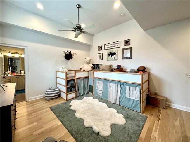 Building Photo - 3232 Brookview Rd