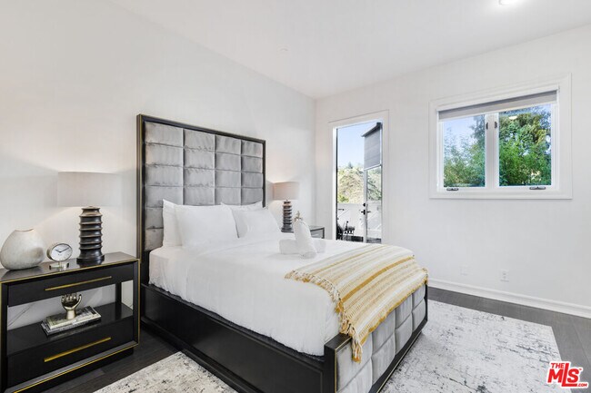 Building Photo - 11037 Anzio Rd