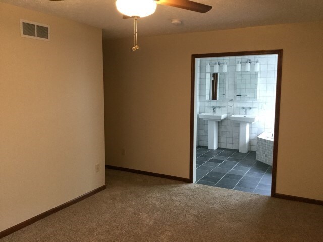 Building Photo - 9249 Belmont Pl