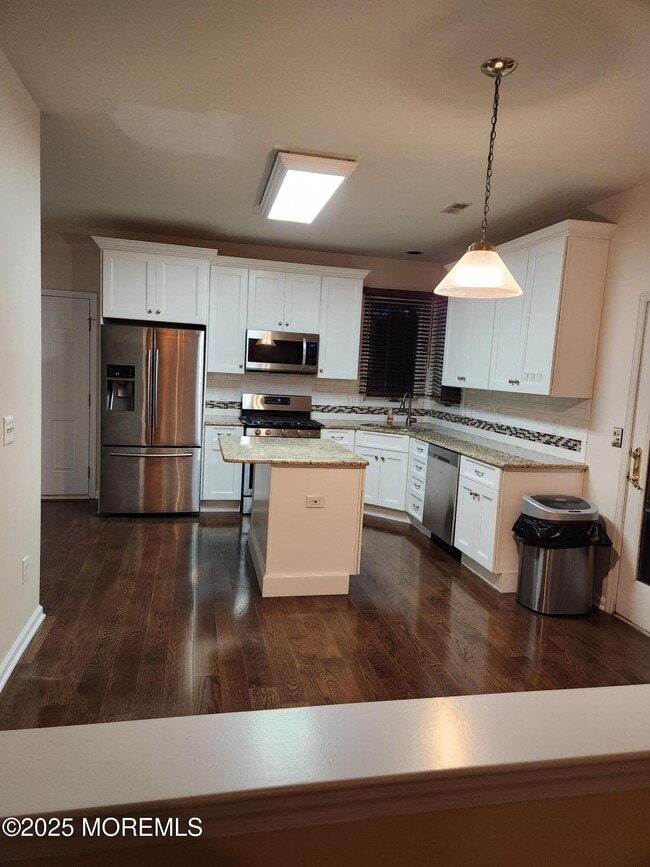 Building Photo - 42 Vardon Way