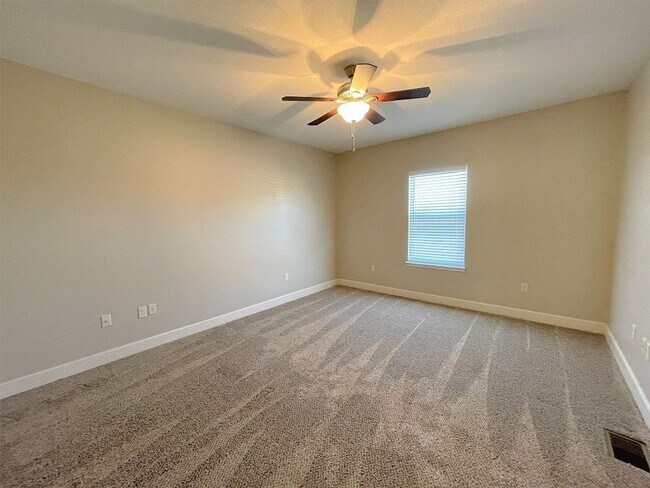 Building Photo - 505 Arbor Lake Dr