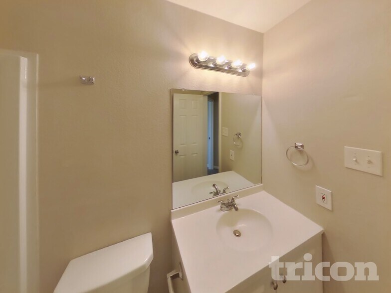 Building Photo - 7501 Trotter Ct