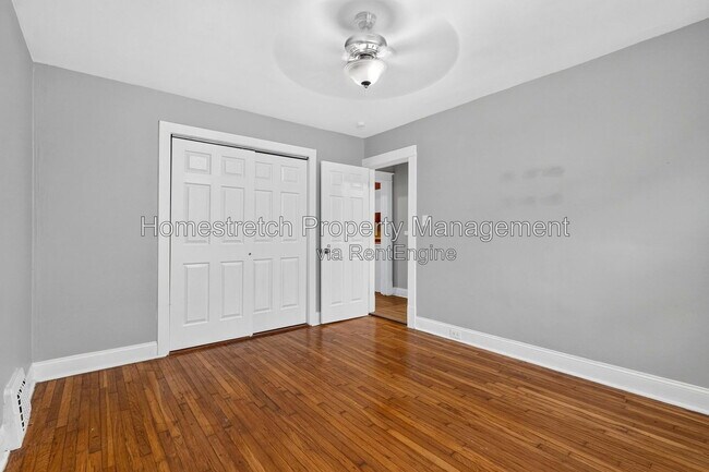 Building Photo - 9006 Baroda Ave