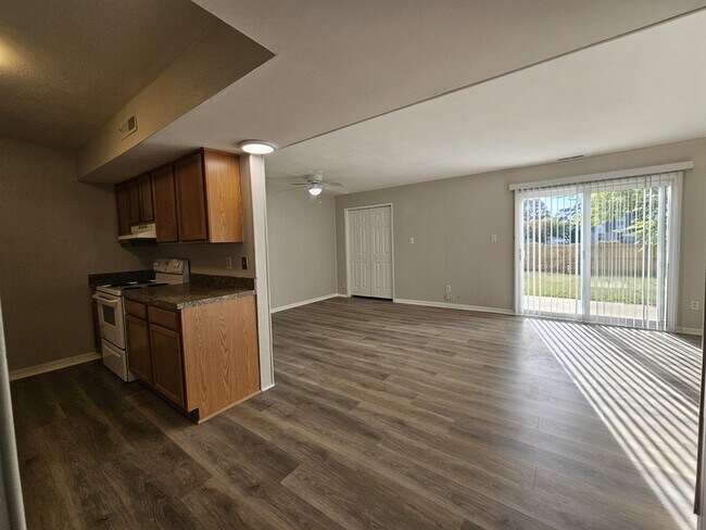 Building Photo - 723 Atterbury Ct