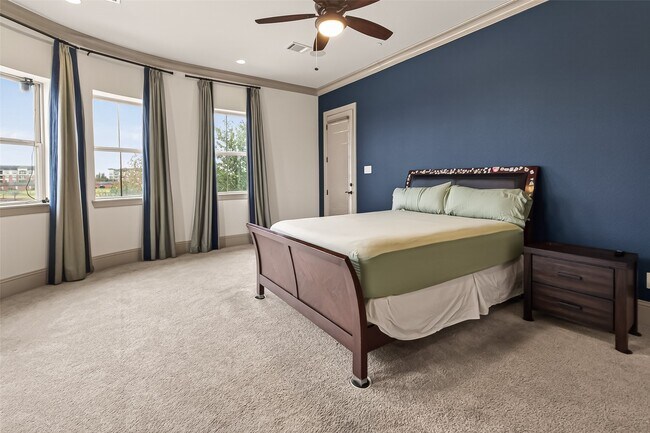 Building Photo - 722 Imperial Blvd