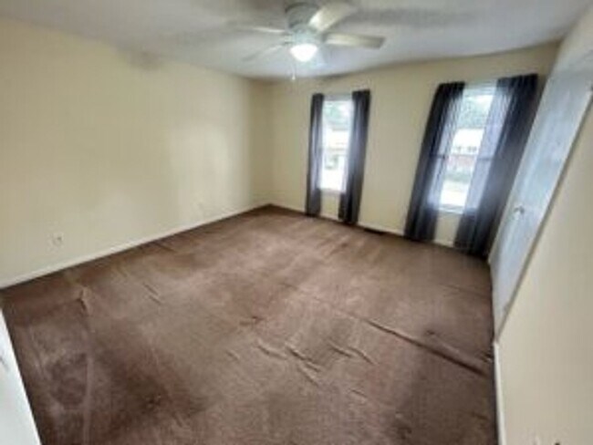 Building Photo - 125 Manorwood Ct