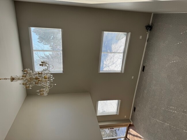 Building Photo - 689 E Whispering Oaks Ct