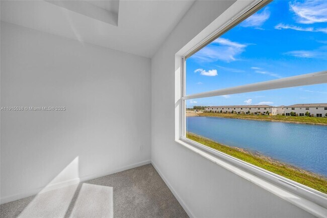 Building Photo - 2751 SE 25th Ave