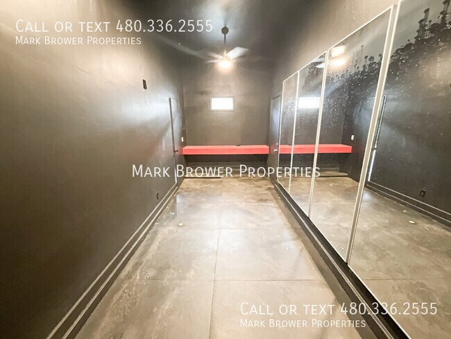 Building Photo - 11423 W La Reata Ave