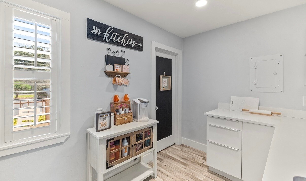 Building Photo - 600 Domenico Cir