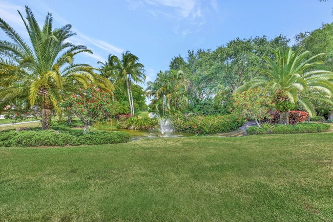 Building Photo - 12372 Cascades Pointe Dr