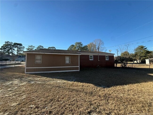 Building Photo - 2223 Carbine St