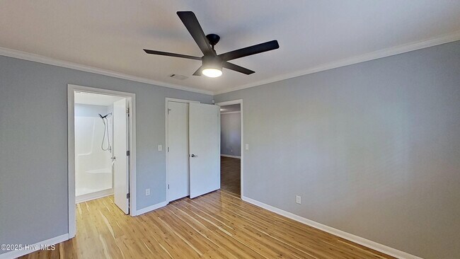 Building Photo - 4547 Holly Tree Rd