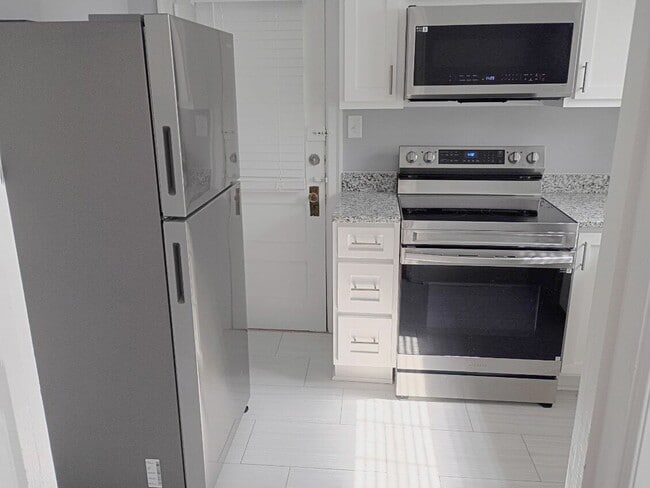 Building Photo - 423 Chestnut St