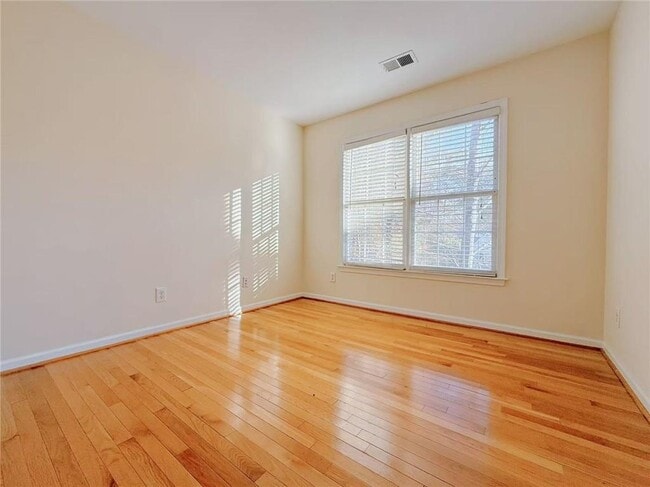 Building Photo - 1440 Gran Forest Dr