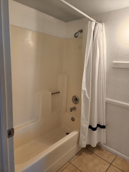 Building Photo - 3033 W Irma Ln