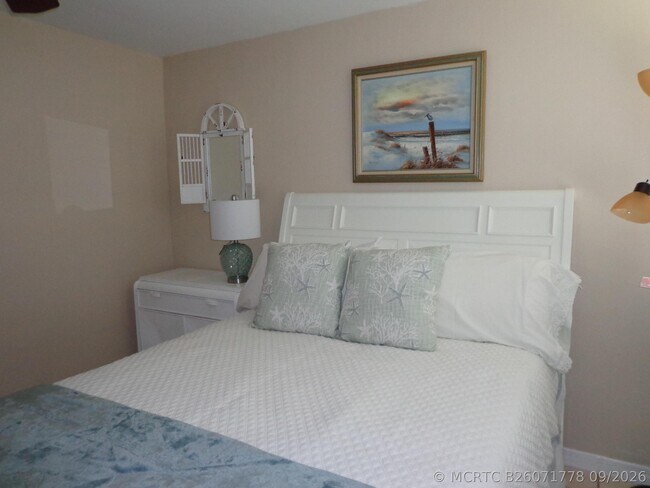 Building Photo - 11751 Oleander Dr