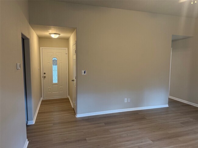 Building Photo - 10890 Royal Adrian Dr