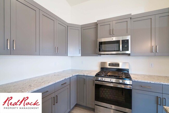 Building Photo - Incredible 3 Bedroom, 2 Bathroom Property ...
