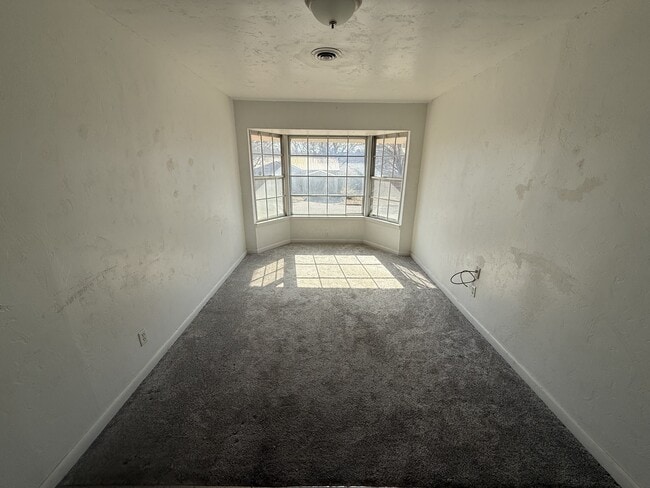 Building Photo - 734 E 30th St