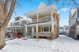 Building Photo - 1323 W 89th St