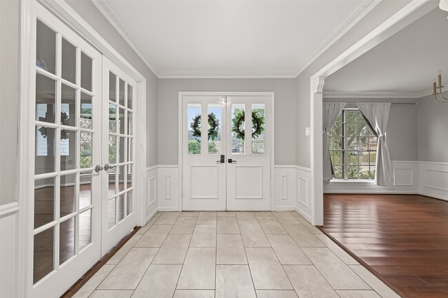 Building Photo - 707 Montclair Blvd