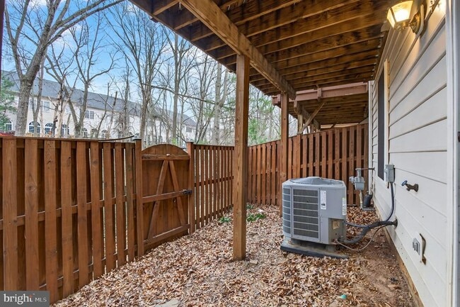 Building Photo - 7568 Great Swan Ct