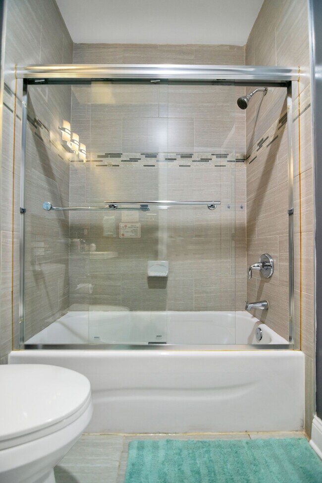 Building Photo - 5213 D St SE