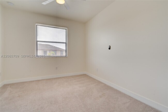 Building Photo - 15826 NW 91st Ave