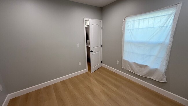 Building Photo - EPIC REA: Charming 2 Bed/ 1 Bath Home in Oakland’s Foothill Neighboorhood