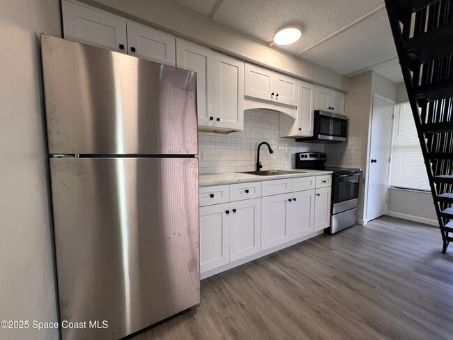 Building Photo - 3812 Overlook Dr