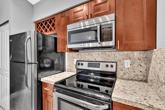 Building Photo - 2850 N Oakland Forest Dr