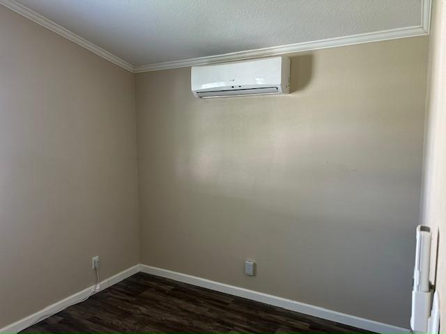 Building Photo - 6941 MacDonald Ct