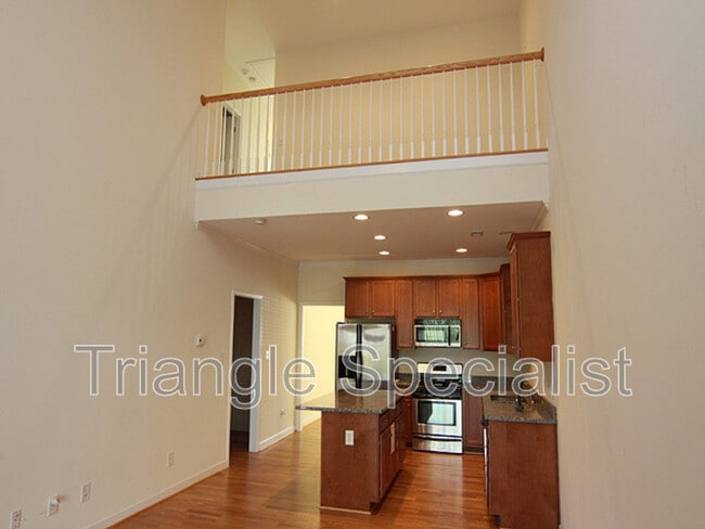 Building Photo - 7236 Aquinas Ave