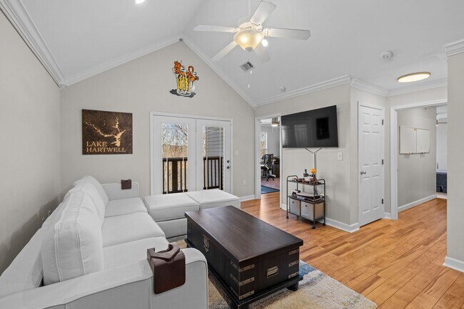 Building Photo - 433 Harts Cove Way