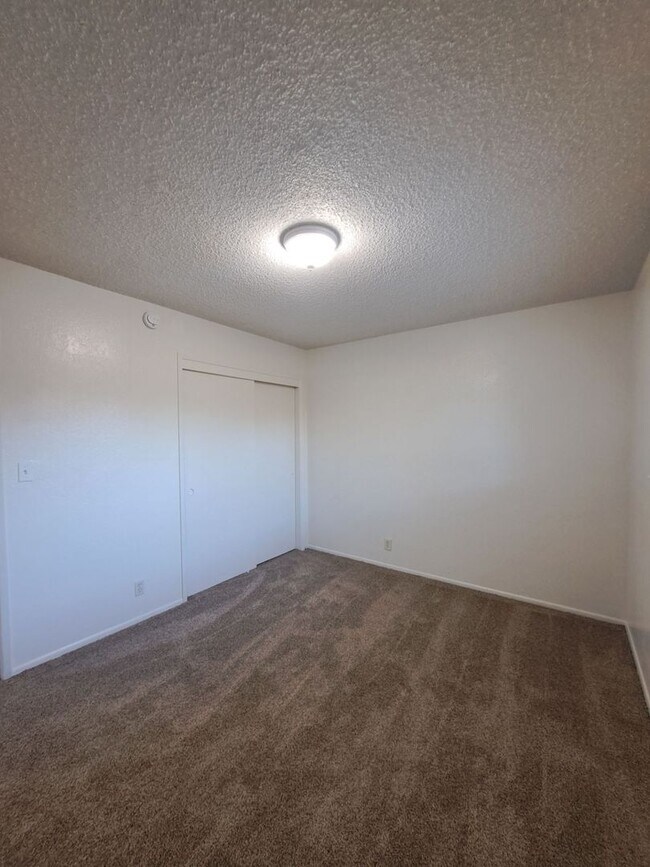 Building Photo - 132-6 Dayton