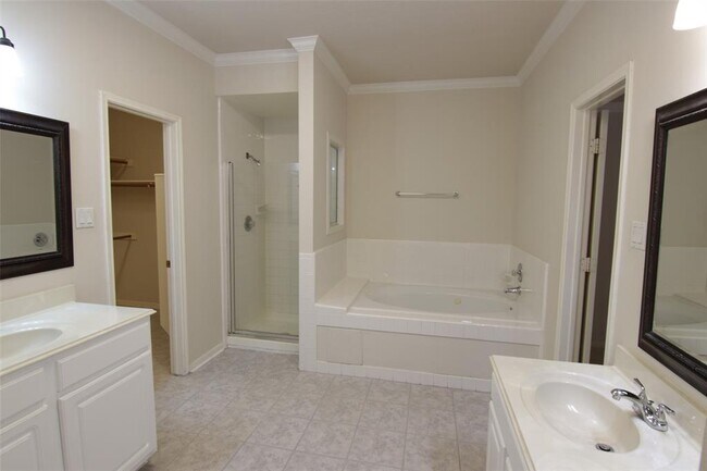 Building Photo - 3107 Waters View Dr